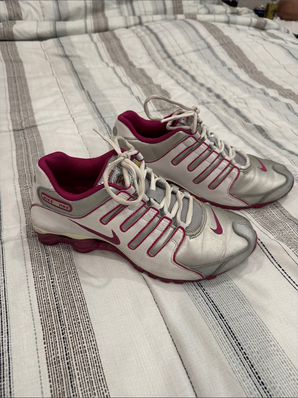 Nike Shox Women’s Silver and Magenta